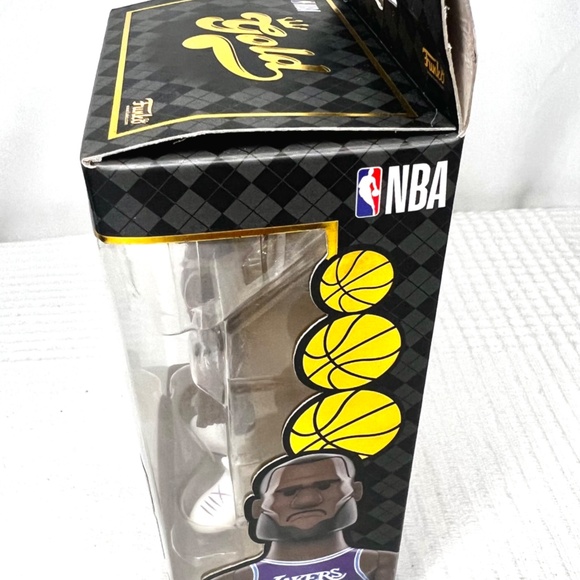 Funko Gold NBA Los Angeles Lakers LeBron James 5 Inch Chase Exclusive Premium - Picture 8 of 9